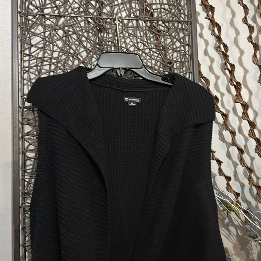 Black Ribbed Knit Vest - Picture 5 of 7